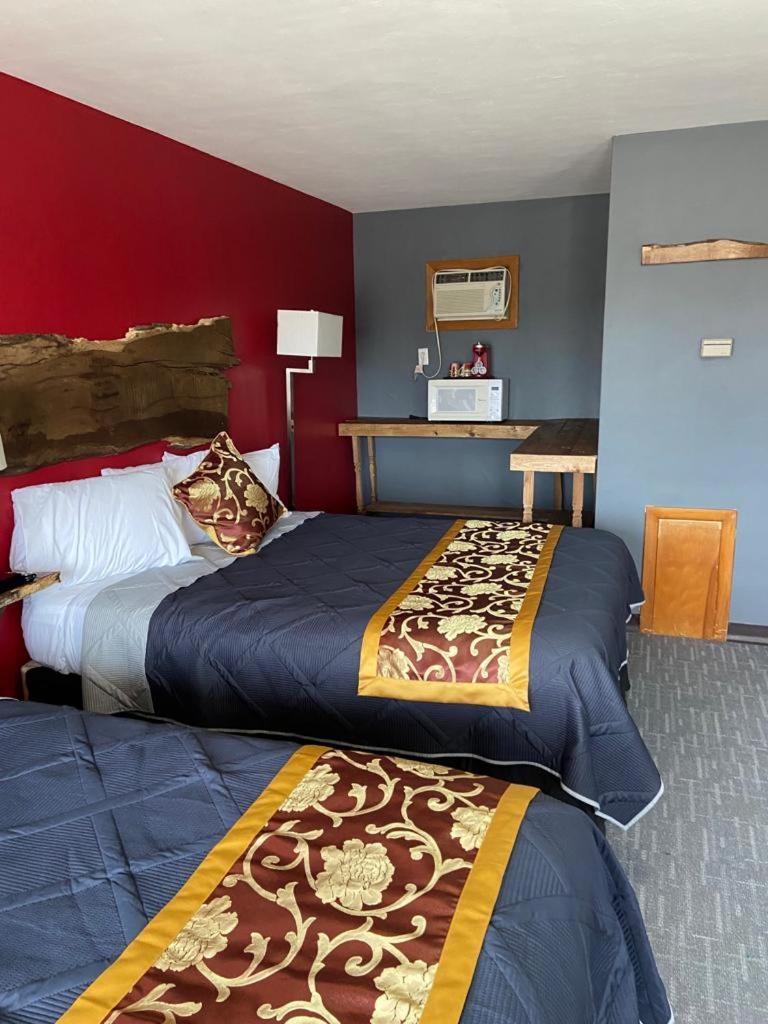 Tri-State Wood Inn Dickeyville Esterno foto
